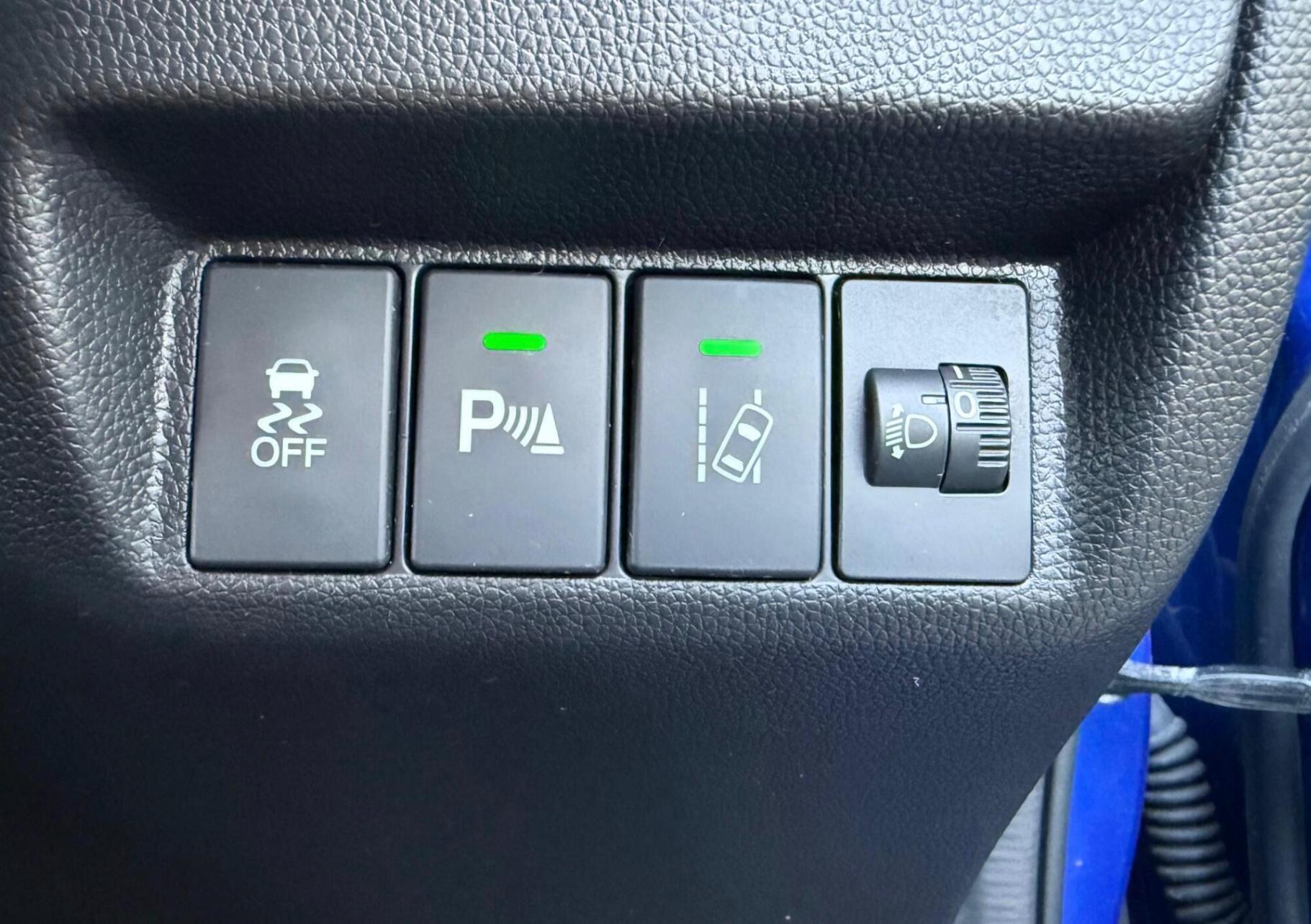 2016 Honda Jazz — photo 27